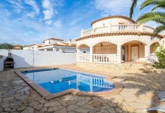 Manuela has Balcony rooms