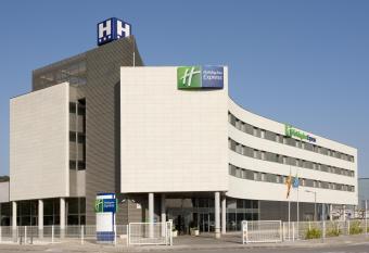 Holiday Inn Express Molins de Rei, an IHG Hotel allows 18 year olds to book a room