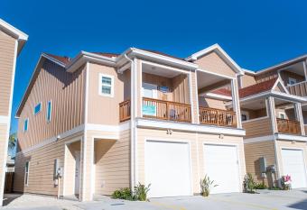 Tranquil Tides - Condo has Balcony rooms