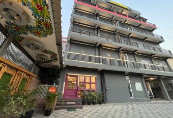 Hotel Zen Garden has Smoking rooms