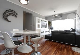 HOUSE LORCA has rooms with a private hot tub