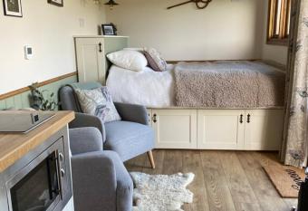 Silver Fern Glamping allows 18 year olds to book a room