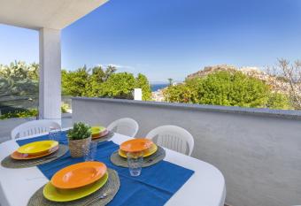 Sole e Mare has Balcony rooms