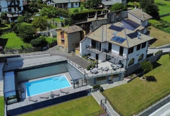 Guest House Le Cassandre has Balcony rooms