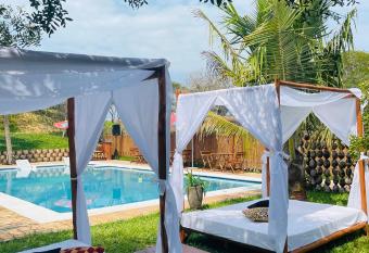 Mangal Beach Lodge has Balcony rooms