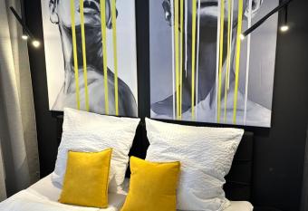 Day Young Life Apartment / DYL_Hosting has Balcony rooms