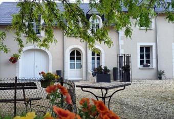 VILLA ESPERANZA Chambre 2 proche Zoo de Beauval et Ch  teaux de La Loire has Balcony rooms