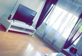 Superbe appartement allows 18 year olds to book a room