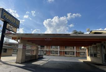 Pioneer Inn has Smoking/Balcony rooms