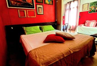 Alloggi Turistici Boccetta 27 allows 18 year olds to book a room