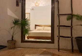 Villa Coco63 has Balcony rooms