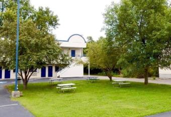 Fields Park Motel has Balcony rooms