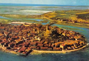 Zen allows 18 year olds to book a room