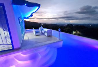 Sakheylu Santorini has Balcony rooms