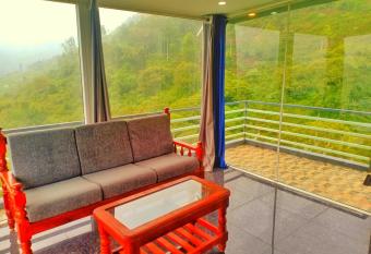 Igloo 360 Glass House has Balcony rooms