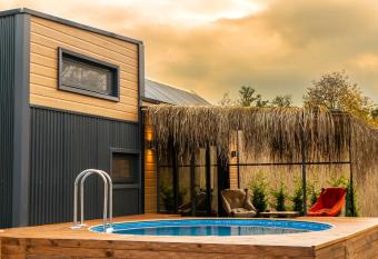 TEN T  NY HOUSE allows 18 year olds to book a room