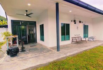 281 Kulai johor gathering 18pax 5BR near Sawit Mural has Balcony rooms