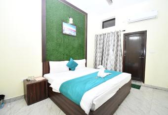 Hotel Tapovan Inn By Riversun Hotels has Balcony rooms
