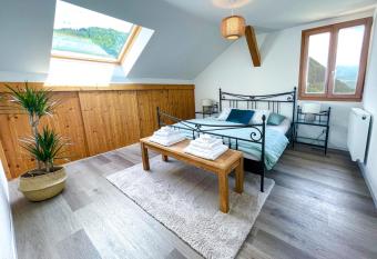 Sweet & Cosy Chalet in the heart of the Swiss Alps has Balcony rooms