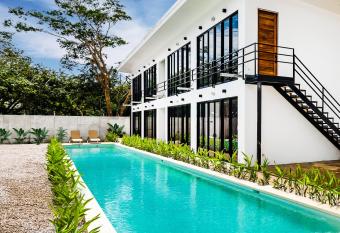 House of Nomad - Adults only allows 18 year olds to book a room