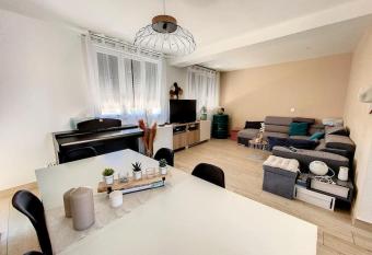 T2 les moulins SUD EST allows 18 year olds to book a room