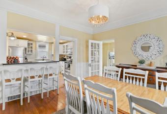 Spacious City House has rooms with a private hot tub