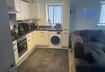 Lovely 1 Bedroom Condo in Leicester City allows 18 year olds to book a room