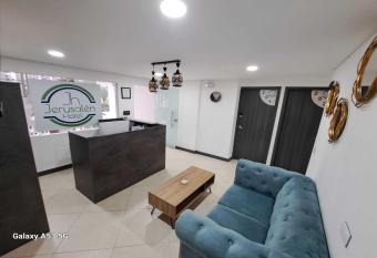 Jerusal  n Hotel Estadio has rooms with a private hot tub