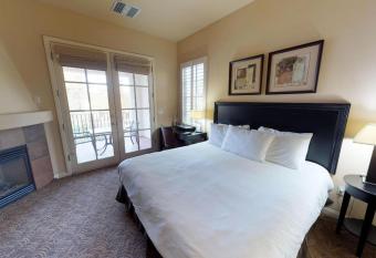 LV003 Upstairs LV Studio with a Fountain View has Balcony rooms