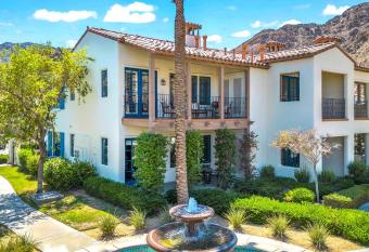 LV009 Private Upstairs Studio w Mountain Views has Balcony rooms