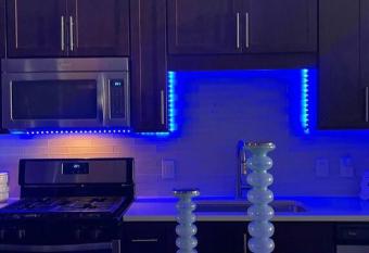 Stylish 2 bedroom 2 bath with balcony. (420) has Balcony rooms