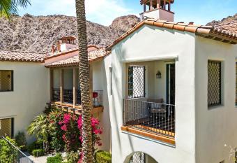 LV014 Legacy Villas Studio Overlooking the Pool has Balcony rooms
