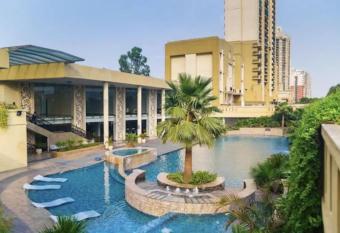 Private Room with attached washroom and balcony in a Lavish Shared Apartment. Wake up to the Best View has Balcony rooms