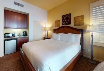 Lv026 Secluded Downstairs Legacy Villas Studio has Balcony rooms