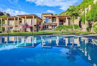 Lemonhouse Bezzuglio allows 18 year olds to book a room