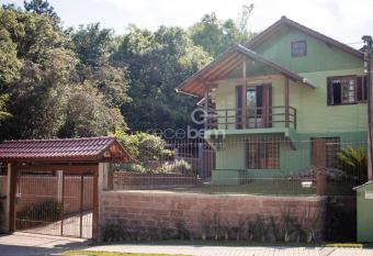 Casa completa fam  lia de f  cil acesso Nova Petr  polis allows 18 year olds to book a room