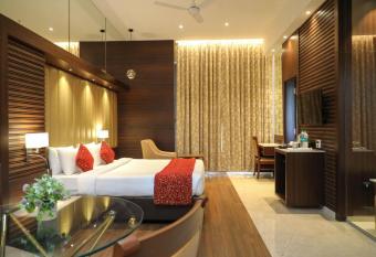Hotel Gurudev Grand has Balcony rooms