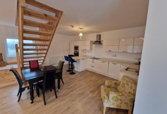 The Gate Lodge, Kilmullen has Balcony rooms