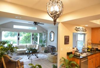 Lovely Lakeside has Balcony rooms