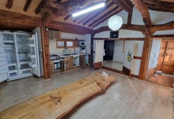 Hundred Years Hanok has Balcony rooms