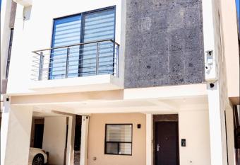 Casa Consulado has Balcony rooms