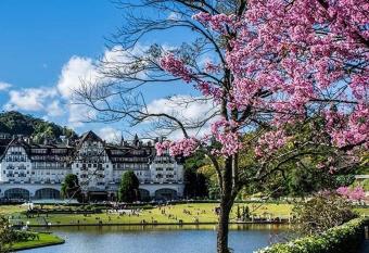 Palacio Quitandinha Linda Vista Para o Lago has Balcony rooms