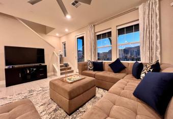 3-Story Luxury home overlooking San Ramon Hills has Balcony rooms