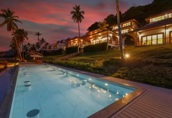 Coconut Grove Resort has Balcony rooms