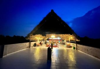 WoodPacker Hostel Auroville Pondicherry has Balcony rooms