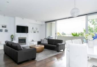 122 Spacious apt in the heart of Sorrento has Balcony rooms