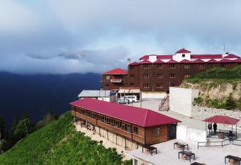 Lahza Hills Resort allows 18 year olds to book a room