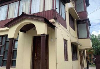 OYO Flagship 70267 The Hiawatha allows 18 year olds to book a room