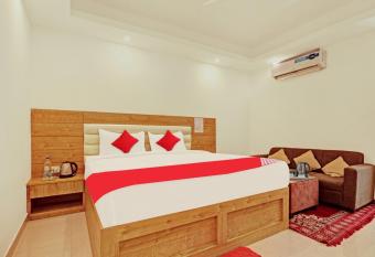 OYO Flagship Aura Hotel Rajdhani Residency allows 18 year olds to book a room