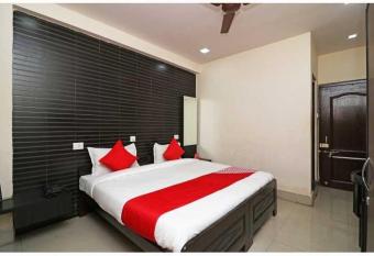 Collection O Hotel Shree Ji allows 18 year olds to book a room